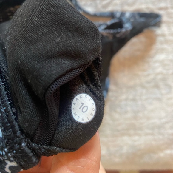 Lululemon energy bra size 10 - Picture 4 of 4